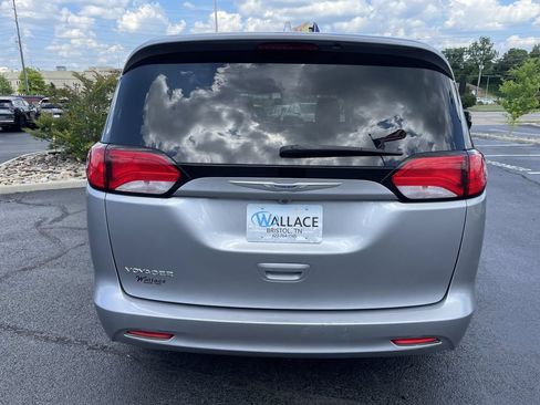 Used 2020 Chrysler Voyager Lxi FWD image 5