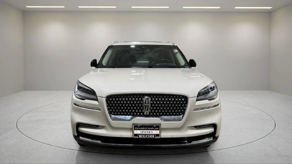 Used 2023 Lincoln Aviator Reserve w/ Equipment Group 201A AWD/4WD image 18
