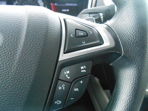 Used 2019 Ford Fusion SE image 16