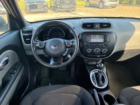 Used 2019 Kia Soul FWD image 13