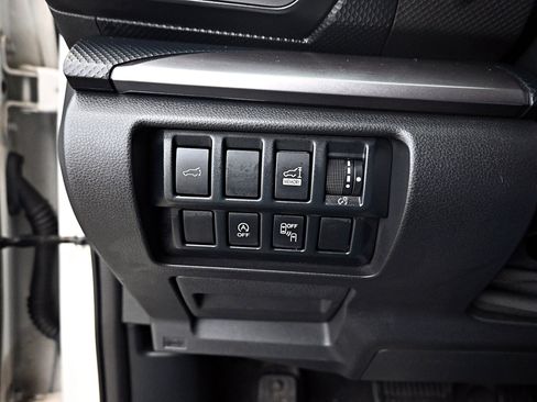 Used 2020 Subaru Forester Premium image 9