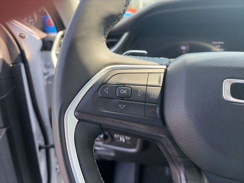 Certified 2023 Jeep Grand Cherokee L Limited AWD/4WD image 27