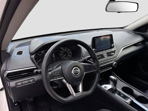 Used 2020 Nissan Altima 2.5 S FWD image 9