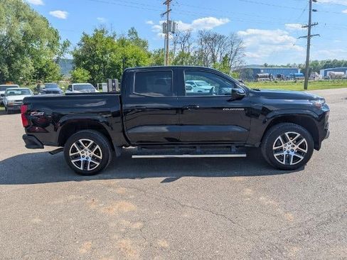 Used 2024 Chevrolet Colorado Z71 w/ Z71 Convenience Package 2 AWD/4WD image 4