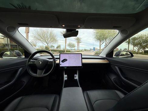 Used 2018 Tesla Model 3 Long Range image 12