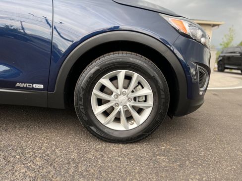 Used 2017 Kia Sorento LX V6 AWD image 8