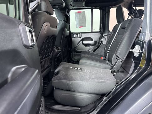 Used 2021 Jeep Wrangler Unlimited Rubicon w/ Xtreme Recon 35" Tire Package image 21