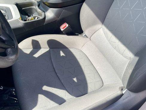 Used 2021 Toyota RAV4 XLE w/ Convenience Package FWD image 19