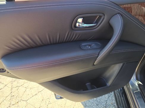 Used 2019 Nissan Armada SV image 10