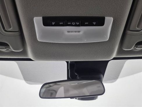 New 2025 Nissan Versa S w/ Trunk Package FWD image 33