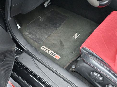 Used 2017 Nissan 370Z NISMO image 14