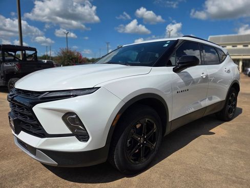 Used 2024 Chevrolet Blazer LT w/ Convenience Package FWD image 1