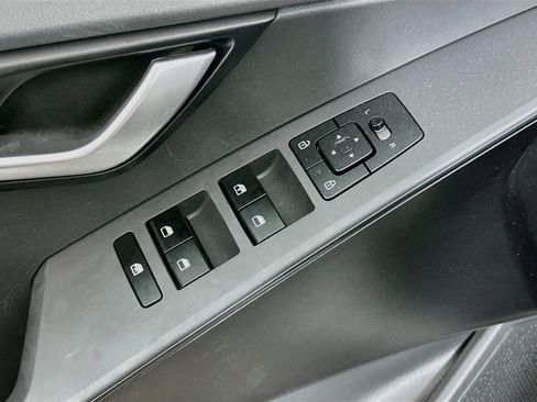 Used 2026 Kia Niro LX FWD image 15
