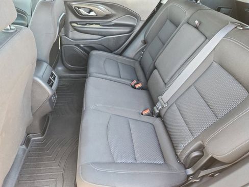 Used 2024 GMC Terrain SLE w/ Driver Convenience Package image 13