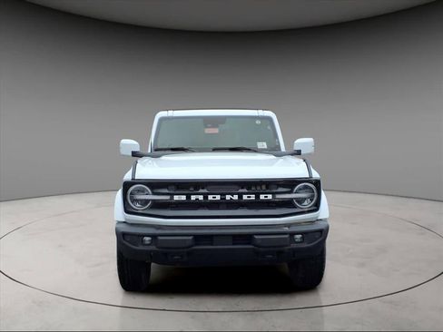 Used 2024 Ford Bronco Outer Banks image 11