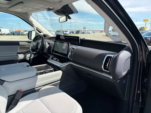 Certified 2025 Ford Expedition Max Platinum image 23