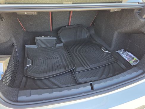 Used 2024 BMW 330i Sedan w/ Premium Package image 15