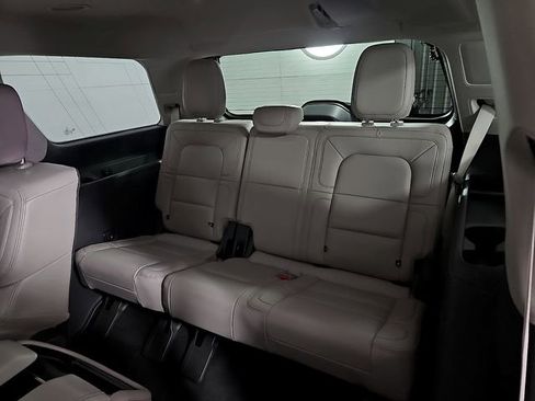 Used 2022 Lincoln Navigator Reserve AWD/4WD image 11