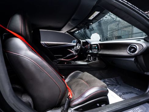 Used 2018 Chevrolet Camaro ZL1 RWD image 34