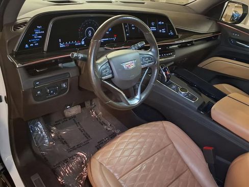Used 2021 Cadillac Escalade Sport w/ LPO, Illumination Package RWD image 3