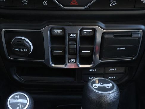 Used 2019 Jeep Wrangler Unlimited Sport S image 22