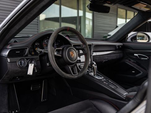 Certified 2018 Porsche 911 GT3 image 4