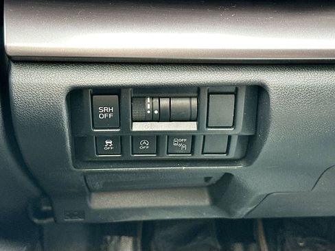 Used 2022 Subaru Crosstrek 2.5i Limited w/ Popular Package #4 image 10