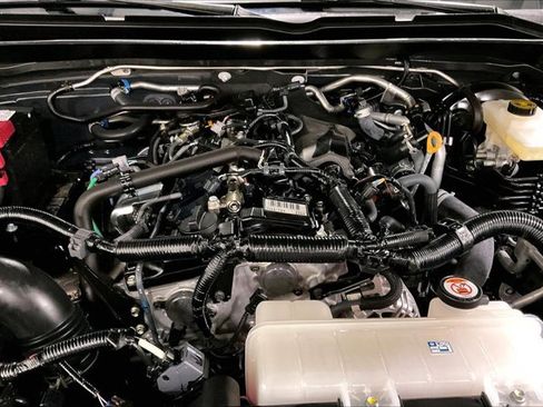Certified 2024 Toyota Tacoma SR AWD/4WD image 10