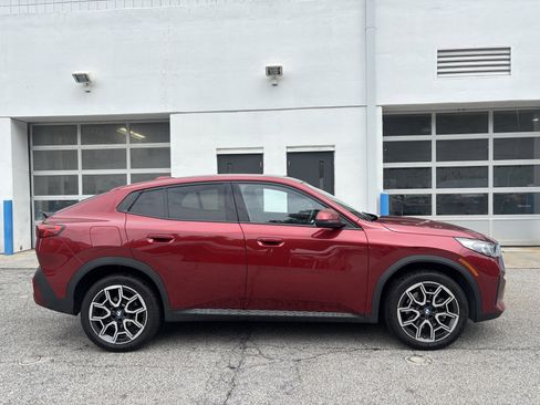 Used 2025 BMW X2 xDrive28i AWD/4WD image 4