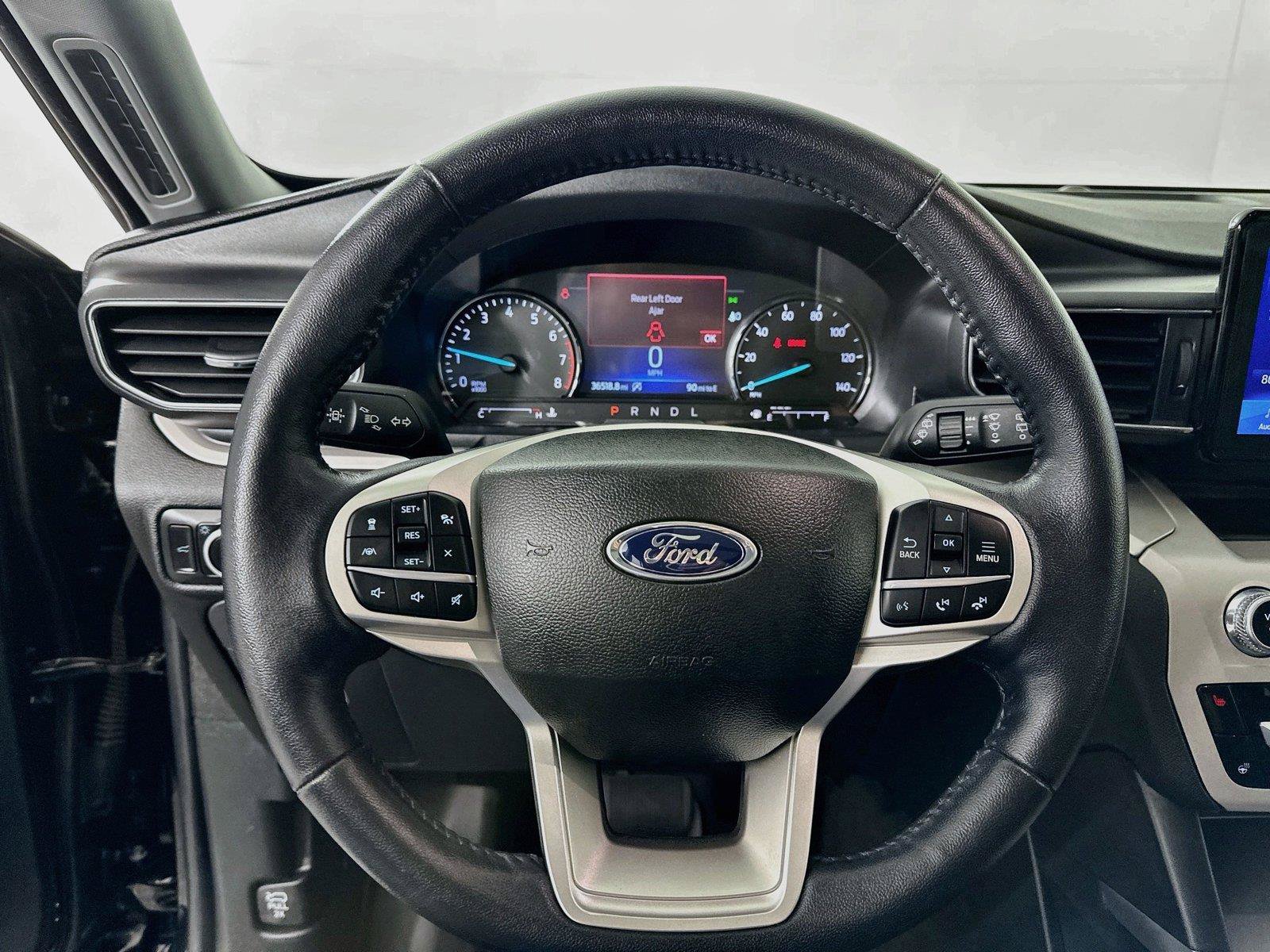 Used 2023 Ford Explorer XLT w/ Equipment Group 202A AWD/4WD image 19