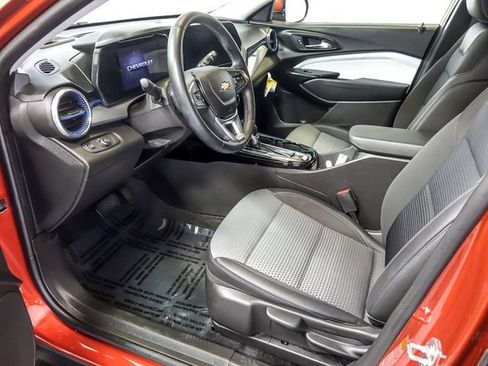 Certified 2024 Chevrolet Trax LT w/ Driver Confidence Package FWD image 13