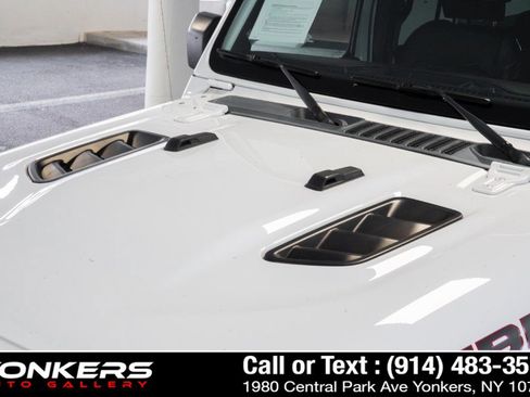 Used 2023 Jeep Wrangler Unlimited Rubicon w/ LED Lighting Group AWD/4WD image 10