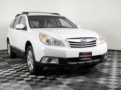 Used 2012 Subaru Outback 2.5i Premium w/ All-Weather Pkg image 11