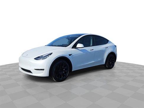 Used 2021 Tesla Model Y 2WD image 4