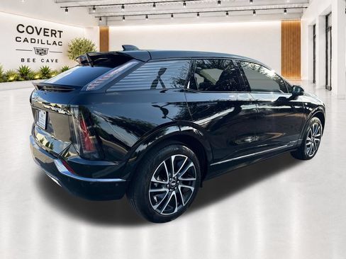 Certified 2025 Cadillac Optiq Sport 1 w/ LPO, Floor Liner Package AWD/4WD image 13