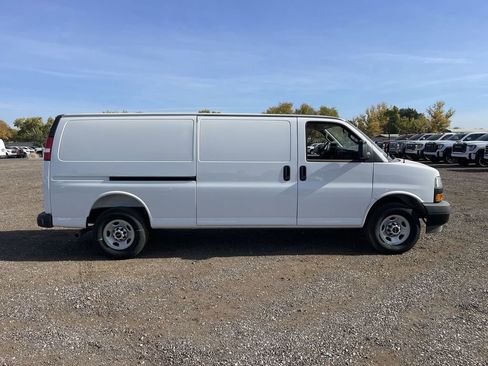 New 2025 GMC Savana 2500 Extended w/ Driver Convenience Package image 9
