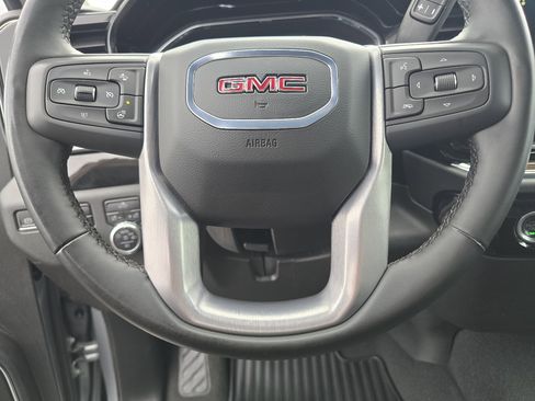 Used 2024 GMC Sierra 1500 Elevation image 32