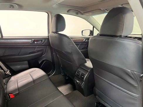 Used 2018 Subaru Outback 3.6R Limited image 14