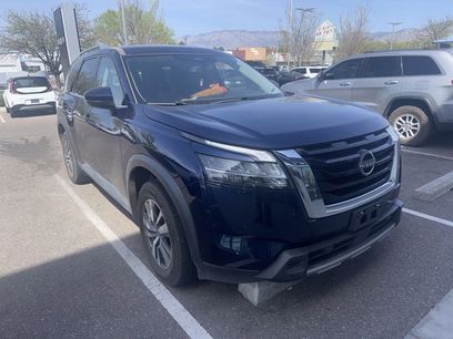 Used 2023 Nissan Pathfinder SL