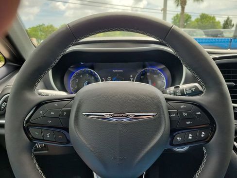 New 2026 Chrysler Pacifica Select image 17