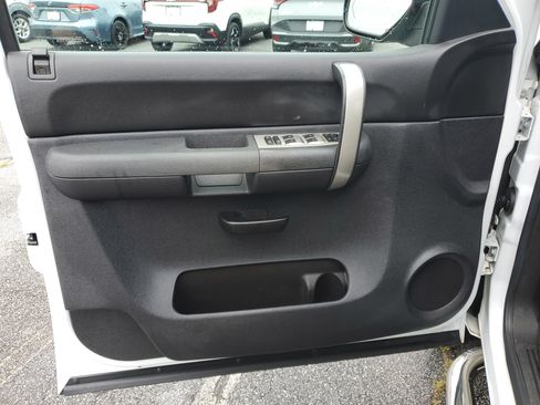 Used 2009 Chevrolet Silverado 1500 LT w/ Power Pack Plus RWD image 18
