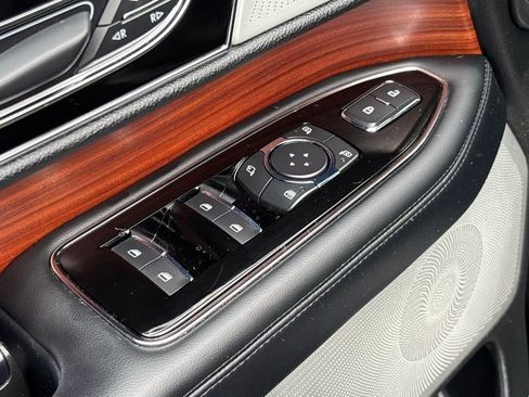 Used 2021 Lincoln Navigator Reserve image 10