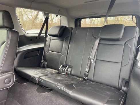 Used 2020 GMC Yukon XL Denali w/ Denali Premium Package image 4