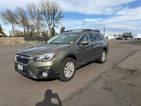 Used 2018 Subaru Outback 2.5i Premium image 4
