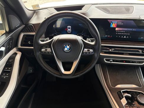 Used 2024 BMW X5 xDrive50e w/ Premium Package image 19