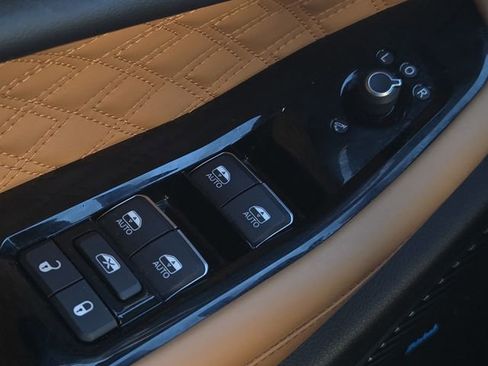 Used 2022 Jeep Grand Cherokee Summit w/ Adv Protech Group IV image 28