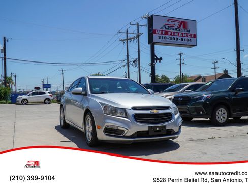Used 2016 Chevrolet Cruze LT w/ Technology Package FWD image 1