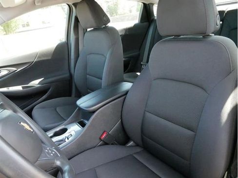 Used 2024 Chevrolet Malibu LT image 11