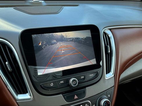 Used 2016 Chevrolet Malibu Premier w/ Driver Confidence Package II image 9