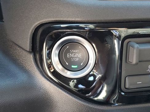 New 2026 GMC Sierra 1500 SLT image 27